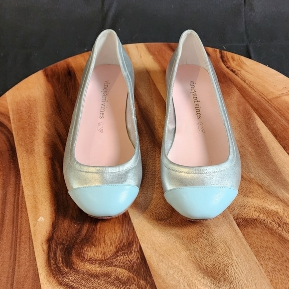 Vineyard Vines Silver/Blue Women's ballet flats size 6. - Picture 4 of 6